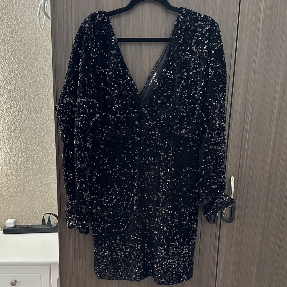 Fashion‎ Nova Black Sequin Long Sleeve Dress